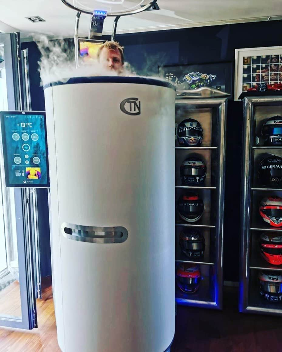 キミ・ライコネンさんのインスタグラム写真 - (キミ・ライコネンInstagram)「Getting low temperatures before Singapore. @cryotechnordic  #xcryo #cryocabin #prorecovery」9月16日 22時10分 - kimimatiasraikkonen