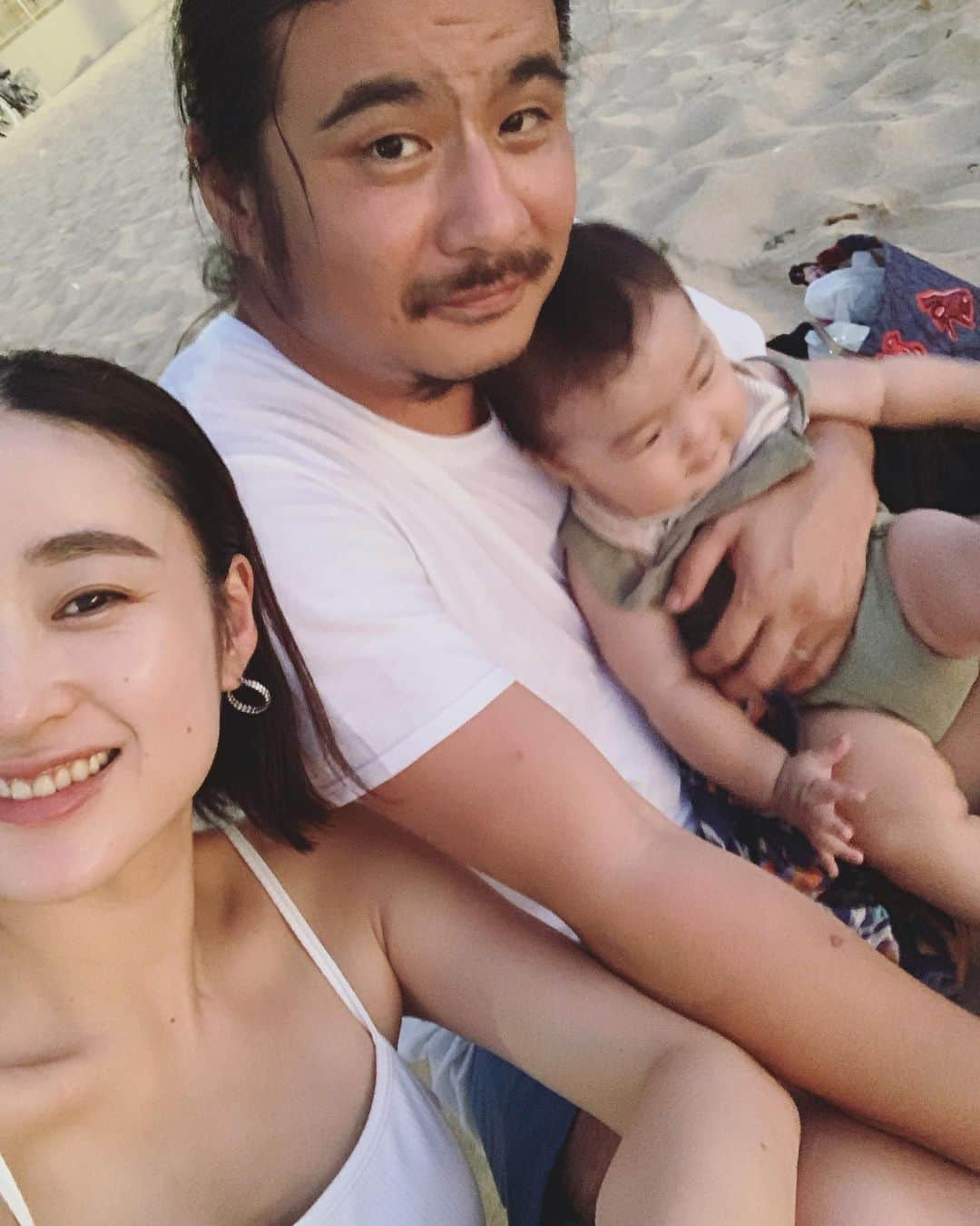 柏木作夢さんのインスタグラム写真 - (柏木作夢Instagram)「🌆👪🌴 ・ #HAWAII #oahu #honolulu #waikiki #beach #sunset #family #smile #son #wife #me #love #trip #memories #mood #chill #instamood  #instagood #photooftheday #selfie #景色と見る景色」9月16日 22時39分 - samukashiwagi