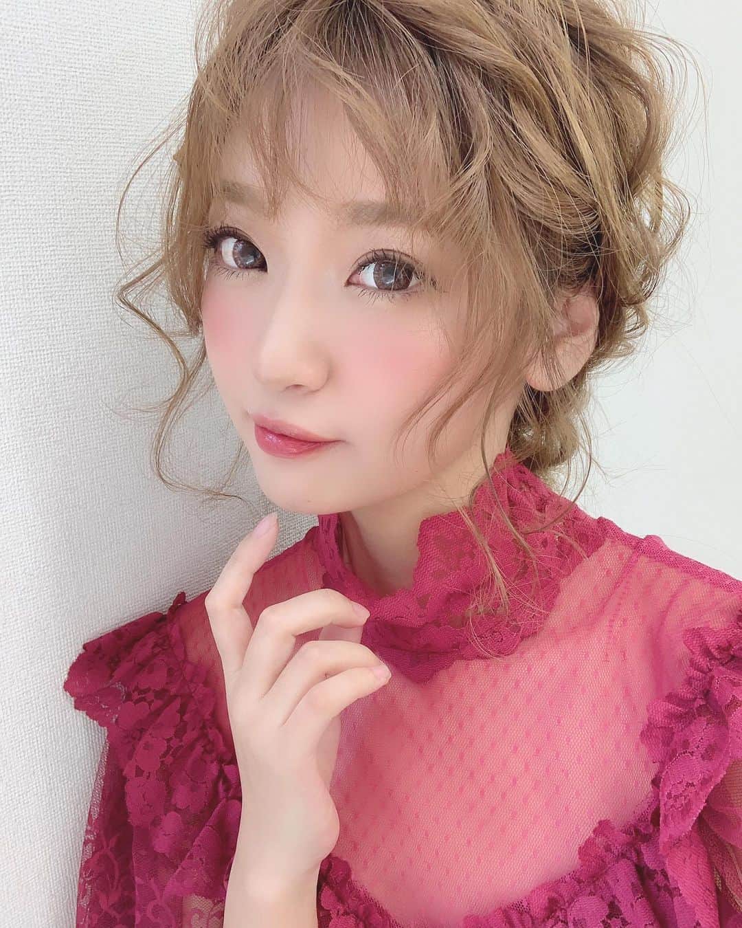 いっちゃん/嶋津 いつみのインスタグラム：「. . 今日から宮古島旅行に来ております🙋🏼‍♀️✨ . . . . 着いて速攻でシュノーケリングで ウミガメ🐢見に行ったせいで 宮古島での写真はありません😀⭐️ww . . . . . 明日からは宮古島での様子がお届けできるよーに 素敵な写真を撮ってまいります🙏🏻❤️w . . . . . まぁ…明日も早起きして お昼過ぎまでどすっぴんでダイビングの予定やけど😂🐠🐟🐬🐳🐢 . . . . . . #関西  #関西サロモ  #サロンモデル #サロモ #いっちゃん  #フリーモデル #関西モデル  #あざといっちゃん #かわいっちゃん #いっちゃんコーデ #ブライダルモデル #アレンジモデル #ヘアカラー  #ヘアアレンジ #ootd #撮影依頼受付中 #編みおろし会モデル . . . . . .  9月のお仕事依頼受付中です🧚🏻‍♀️💜 . .」