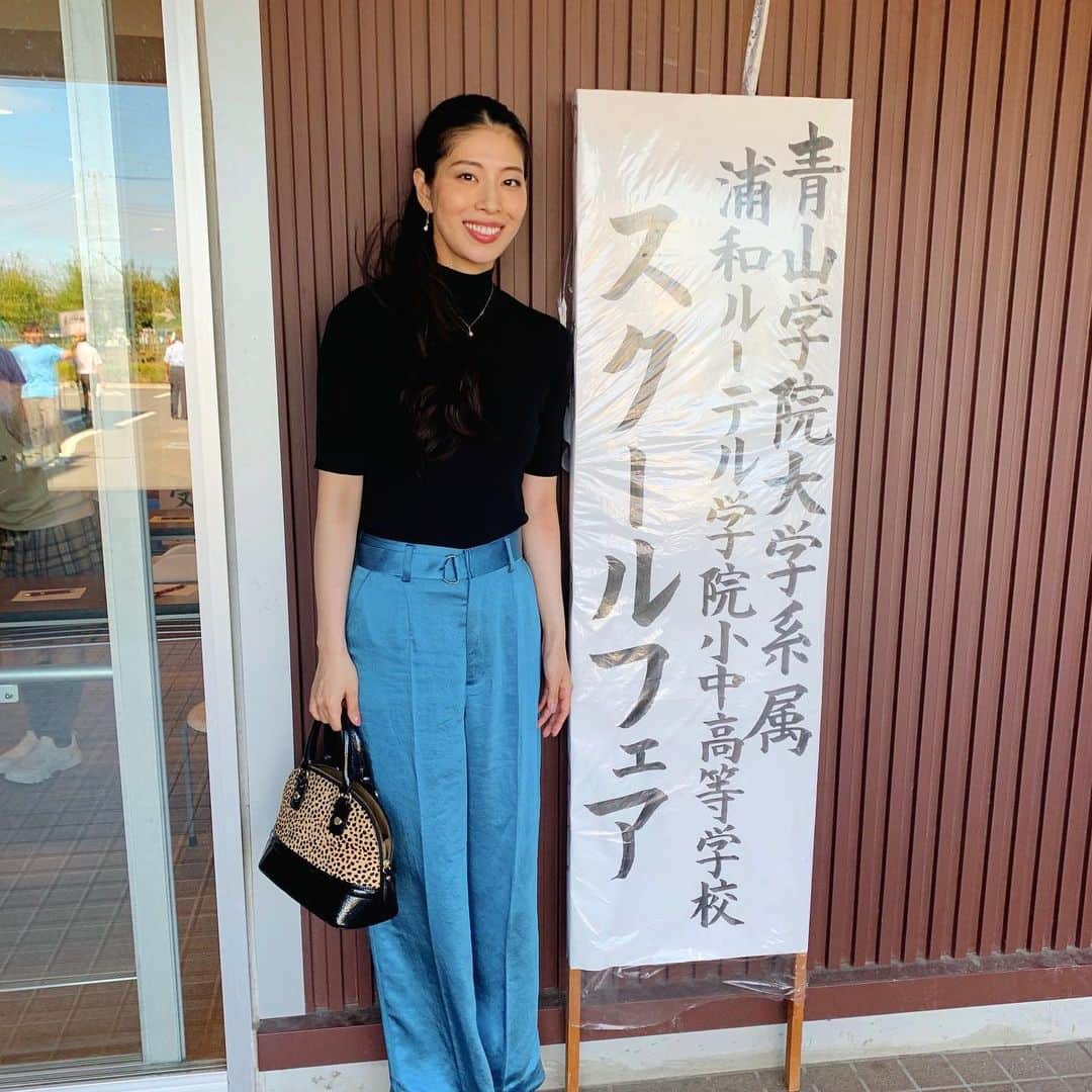 のインスタグラム：「三連休は母校の学園祭へ行って参りました😊﻿ 新校舎になって3年とのこと。﻿ とても綺麗な校舎で、チャペルやバレエ部のお部屋まであってビックリ✨﻿ 担任だった先生にも偶然お会いすることが出来て、また教え子ちゃんのバレエ部での活躍も見れてとても懐かしくて嬉しかった😆‼️﻿ 帰りは久しぶりにスクールバスにも🚌！ また機会があればみんなにも会いたいなぁ💕」