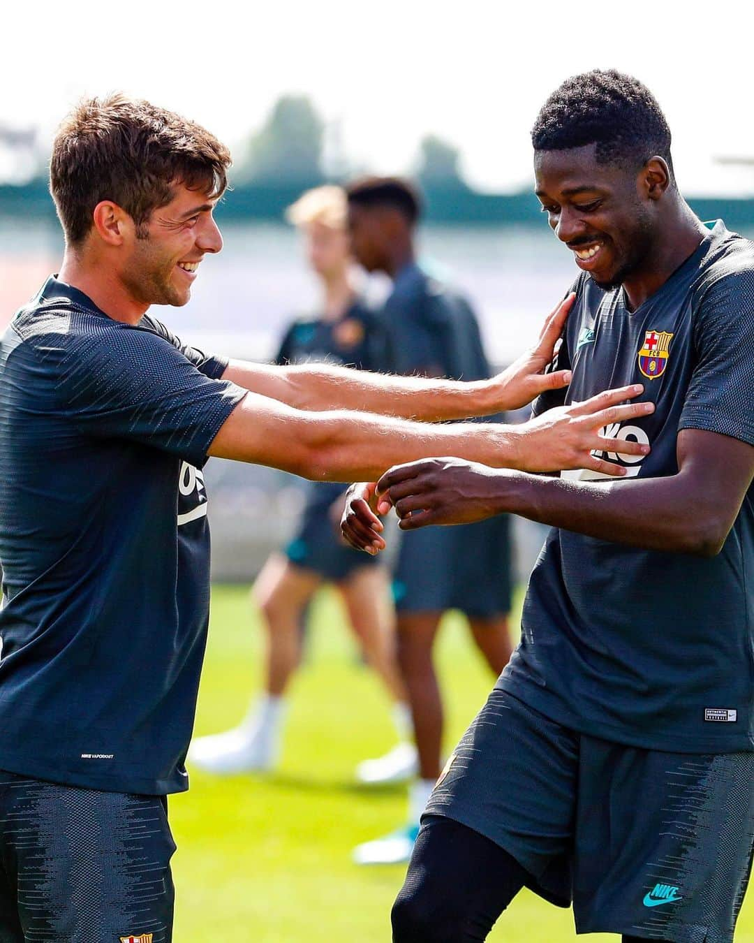 FCバルセロナさんのインスタグラム写真 - (FCバルセロナInstagram)「🙌 That feeling when @leomessi is back in the squad for the Champions League! 😄」9月16日 23時05分 - fcbarcelona