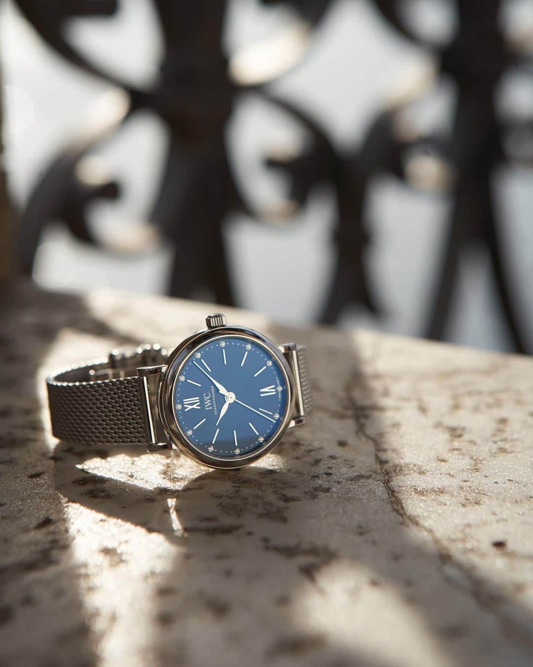 IWCさんのインスタグラム写真 - (IWCInstagram)「We’re moving the dial on everyday elegance. Introducing your new wardrobe staple, the #IWCPortofino Automatic 34, (Ref. IW357404) featuring a delicate milanaise mesh bracelet. #MyPortofino」9月16日 23時00分 - iwcwatches