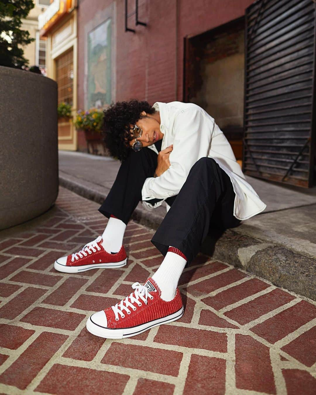 converseさんのインスタグラム写真 - (converseInstagram)「The classic look you know and love goes retro. We've updated the icon with wide wale corduroy, for a soft-to-the-touch feel and authentic '70s vibes.」9月16日 23時01分 - converse