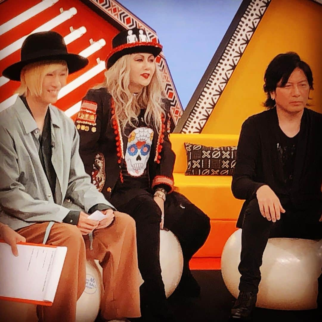 JILLさんのインスタグラム写真 - (JILLInstagram)「吉田山田のドレミファイル♪ TVK9月28日土曜日22:00〜 EXシアターのライブの夜オンエアです❣️ バランスボールも登場💪  #20190916 #TVK #吉田山田 #吉田山田のドレミファイル  #20191014有楽町ヒューリックホール #ハートオブゴールド #原田美枝子 #左右田薫 #live+storyperformance  #20191130ラジオ高崎AIR PLACEFESTIVAL #20190928 #ワンダフルメモリーズツアーモア #20190928六本木EXシアター #高崎芸術劇場 #高崎音楽祭20191005  #ハートオブゴールド #原田美枝子 #左右田薫 #live+storyperformance #詳細はオフィシャルサイトpersonznet #personz  #jillpersonz @jillpersonz」9月16日 23時08分 - jillpersonz