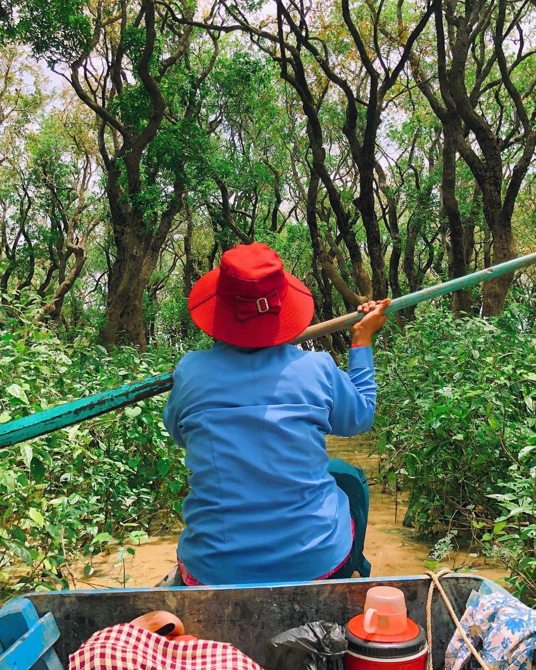 のインスタグラム：「floating down the Tahas River in northern Cambodia...easily one of the more whimsical experiences i have ever had 📍🦋」