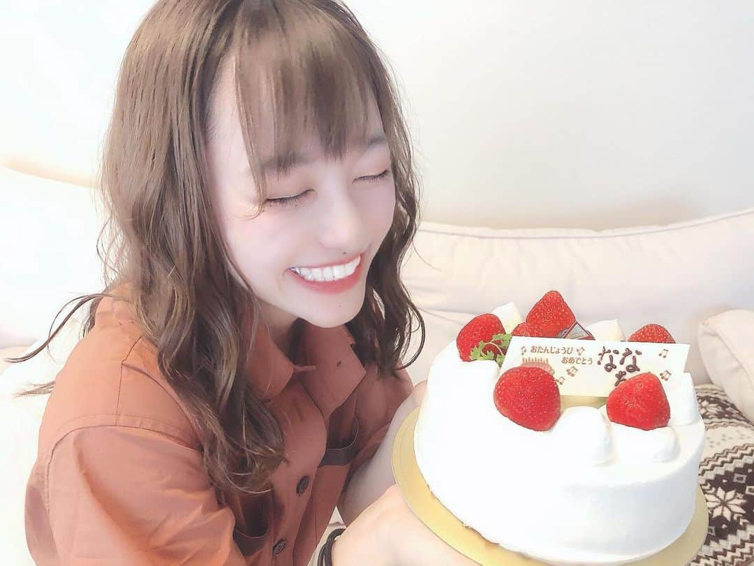 三浦菜々子さんのインスタグラム写真 - (三浦菜々子Instagram)「誕生日でした🎂 幸せだなあ。 たくさんありがとう！！」9月16日 23時42分 - miura_nanako