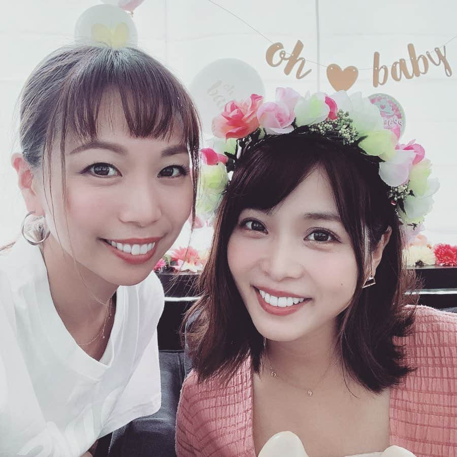 三ツ井裕美さんのインスタグラム写真 - (三ツ井裕美Instagram)「出産を控えているまみ( @mamiii.97kato )へ、無事出産できるようにという願いを込めて、先日ベビーシャワーをしました🍼💐 ・ もうすぐまみがママになるってことがなんかまだ不思議だし、私までドキドキしてますw ・ 途中、サプライズで旦那様も来て下さって大盛り上がり✨✨ ・ 記者会見並みに質問攻めでした🤣 ・ まみが本当に幸せそうな表情を浮かべていて、それが心から嬉しかった💓 ・ そして、メンバーで集まってワイワイやる時間が本当に楽しいです😌 ・ ・ 母子ともに元気で、無事出産を終えることができますように🙏✨✨ ・ ・ #babyshower」9月16日 23時37分 - hiromi__km