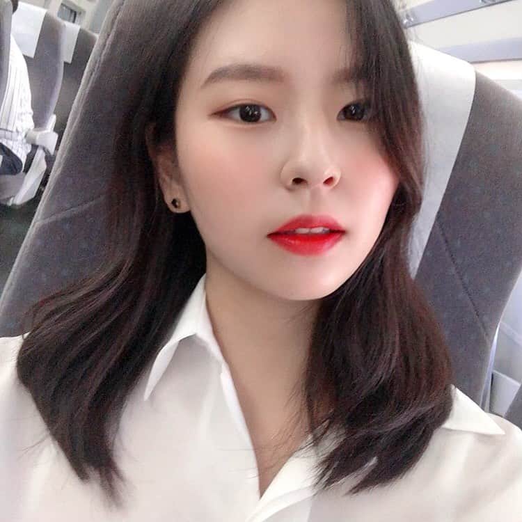 キム・ナヒョンのインスタグラム：「바다가 보고파 🌊٩(×̯×)۶」