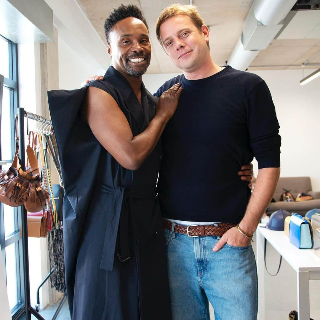 Vogue Parisさんのインスタグラム写真 - (Vogue ParisInstagram)「This season, @jonathan.anderson invited @theebillyporter to sit front and center at his @jw_anderson show in London. A muse for the new season’s collection, the pair have found a common interest in fashion and its power to create and configure identity, as Porter explained: “for me, as an actor, fashion has always been about ‘who do I want to be today’... so that’s what I’m doing with fashion”. See the whole collection now on Vogue.fr #JWAnderson #BillyPorter」9月17日 0時32分 - voguefrance