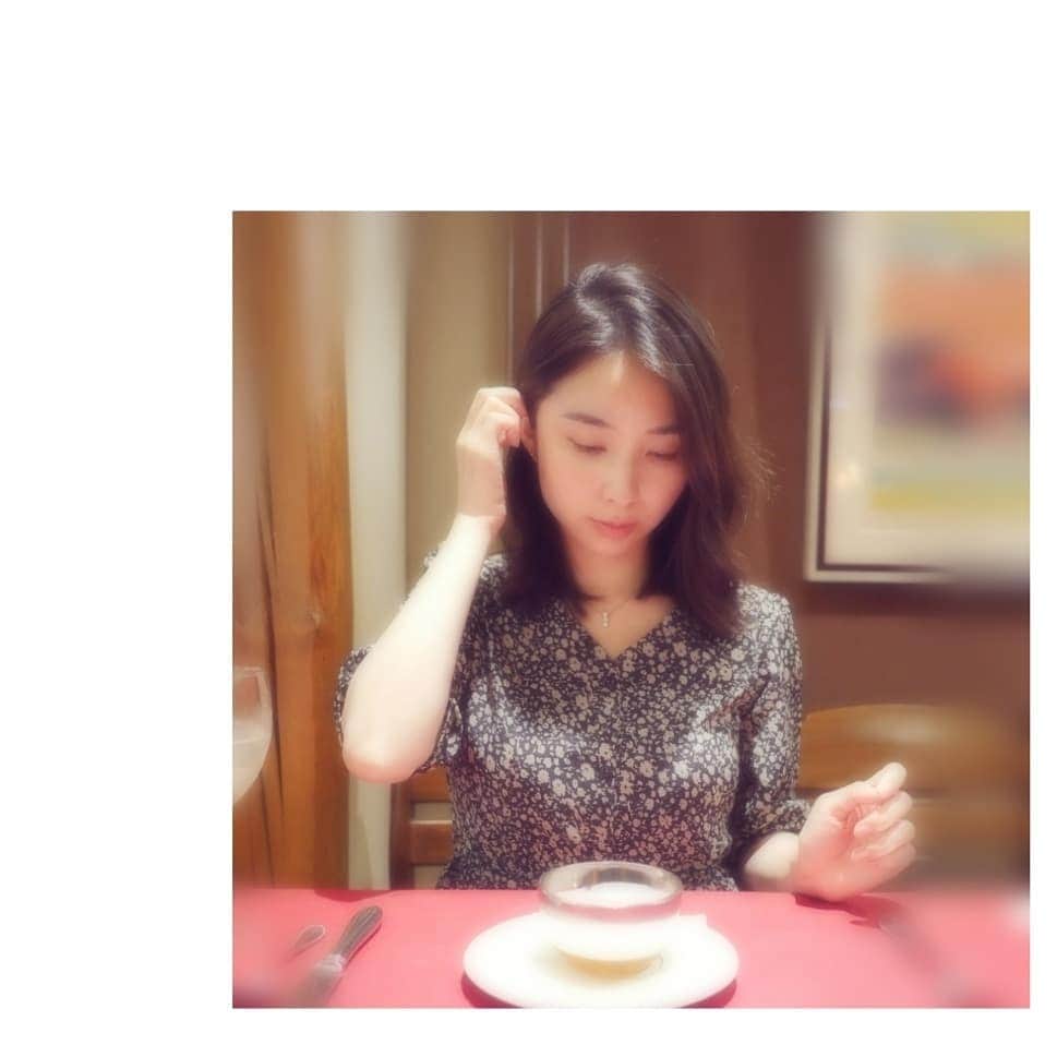 柚月美穂のインスタグラム：「#randompic . . なんだか 慌ただしくて もう数ヶ月も過ぎてしまったけれど やっとこ結婚記念日の🍽️🍷 . 結婚をして4年経ちました☺︎ 早いものです☺︎ . なんだか益々大人の階段を登っている感覚がします😅ふふ . #結婚記念日」