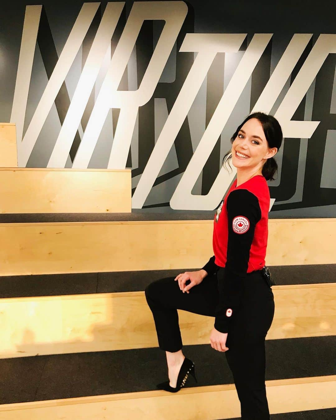 テッサ・ヴァーチュさんのインスタグラム写真 - (テッサ・ヴァーチュInstagram)「On brand.」9月17日 1時02分 - tessavirtue17