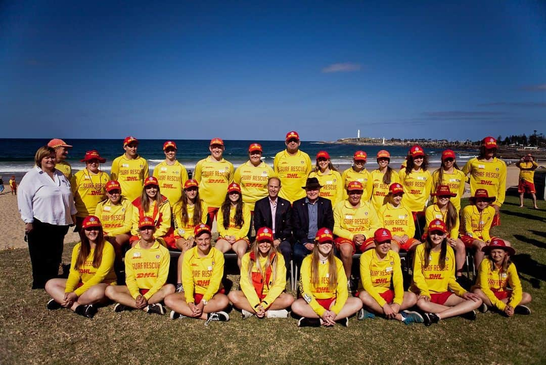 ロイヤル・ファミリーさんのインスタグラム写真 - (ロイヤル・ファミリーInstagram)「🌊 On Saturday, The Earl of Wessex met young people working to achieve their #DofE @international_award with @slsaustralia, Australia’s major water safety, drowning prevention and rescue authority.  The International Award is celebrating its 60th anniversary in Australia this year 🎉🇦🇺 Since its inception in 1959, over 775,000 young Australians have completed the Award.  Follow the link in our bio for more on #RoyalVisitAustralia!」9月17日 1時07分 - theroyalfamily