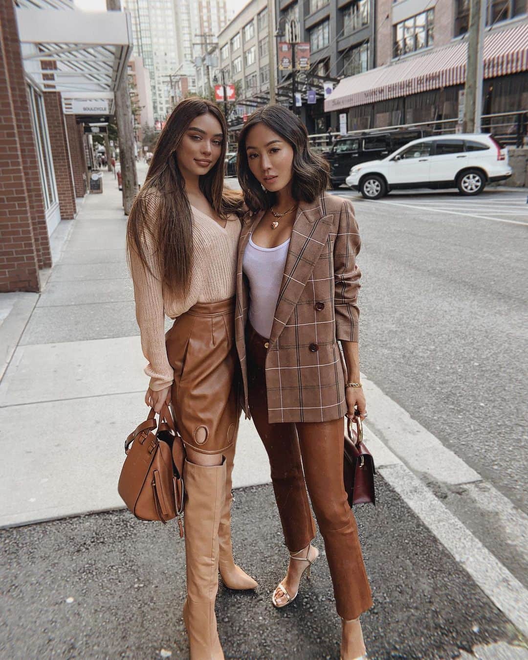 JANICE JOOSTEMAさんのインスタグラム写真 - (JANICE JOOSTEMAInstagram)「My love @aimeesong 💕🎵 And we unintentionally colour coordinated perfectly」9月17日 1時44分 - janicejoostemaa