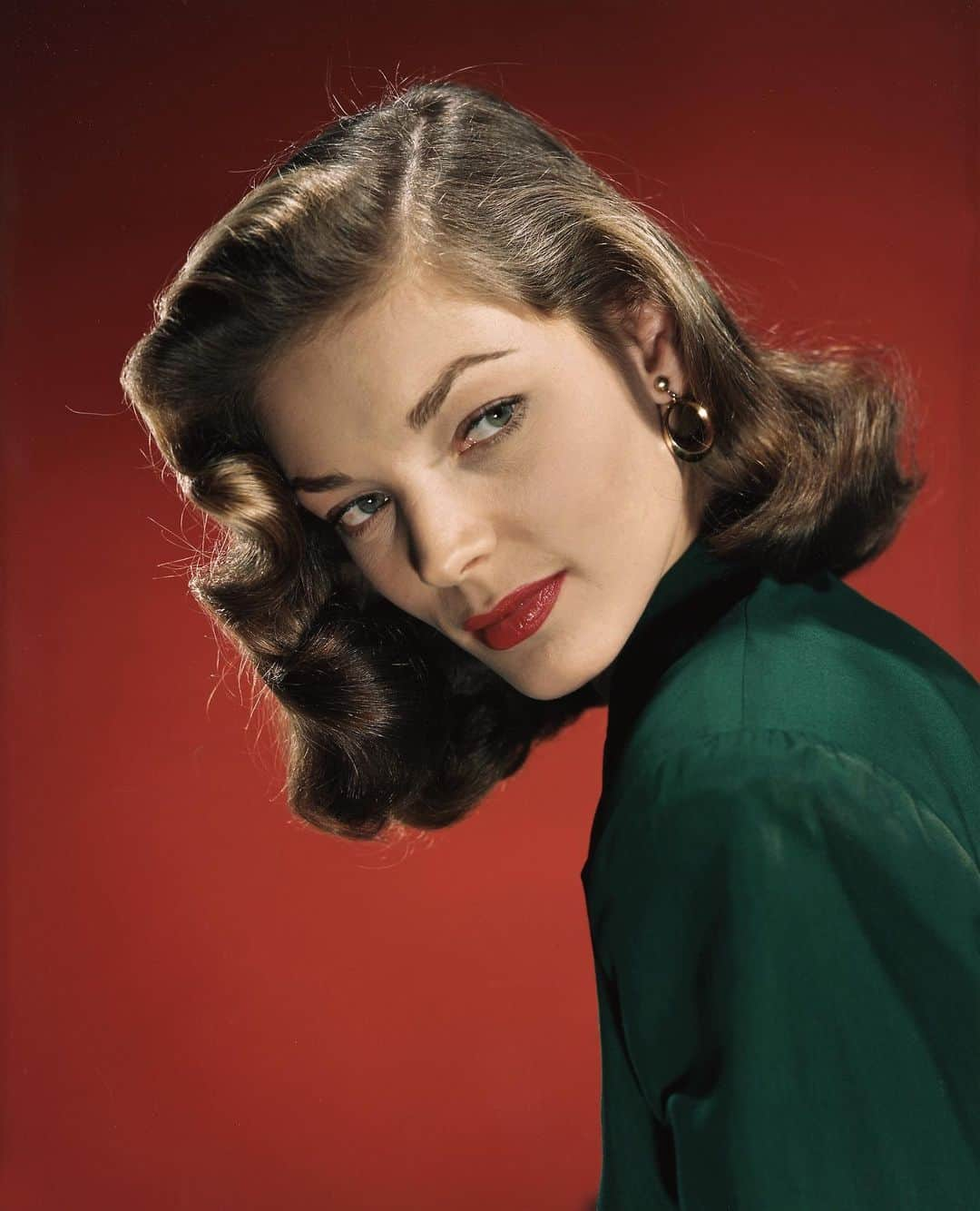 アカデミー賞さんのインスタグラム写真 - (アカデミー賞Instagram)「“I’ve always felt that work - learning from people who know more than I know - is what keeps you going.” - Lauren Bacall  What’s your favorite film starring Bacall?」9月17日 1時43分 - theacademy