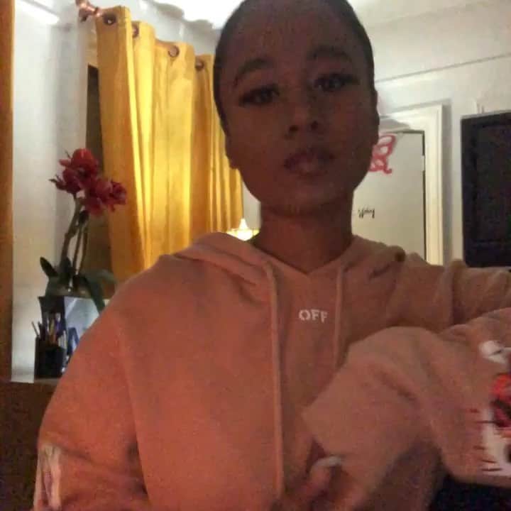 ワイクリフ・ジョンのインスタグラム：「You heard my niece!! Get on Tik Tok with her song Single Single. Money is money 💰. Make sure u use #SingleSingle」