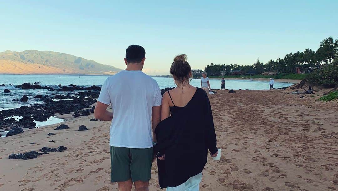 ヴェール・ゲンタさんのインスタグラム写真 - (ヴェール・ゲンタInstagram)「you make me feel ways I didn’t know I could, you bring so much light to my life. You make everybody around you feel loved & strong. I LOVE YOU, let’s go get some tacos 🌮😚💛」9月17日 2時01分 - valegenta