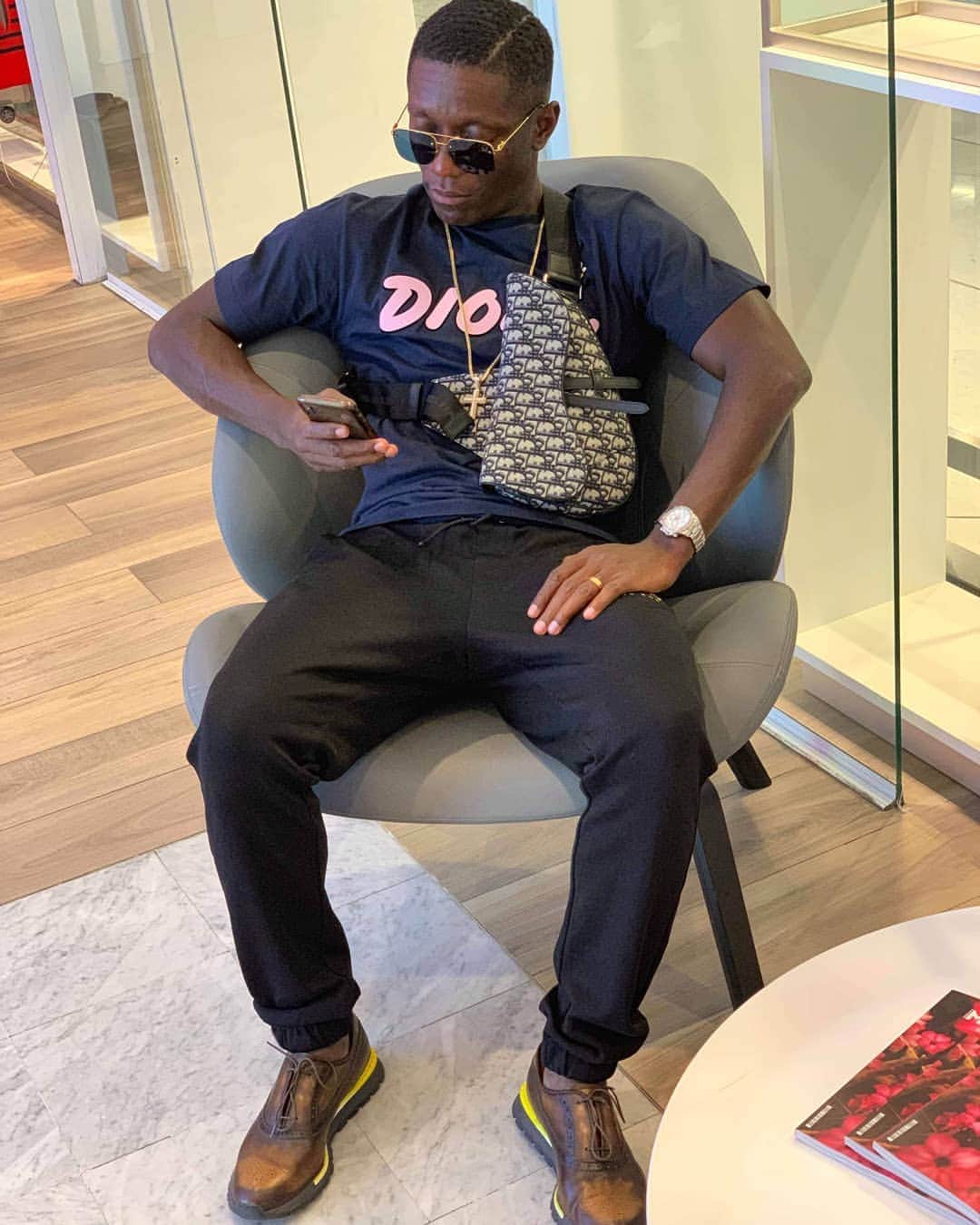 マックス・グラデルのインスタグラム：「Love you all 💞💞💞」