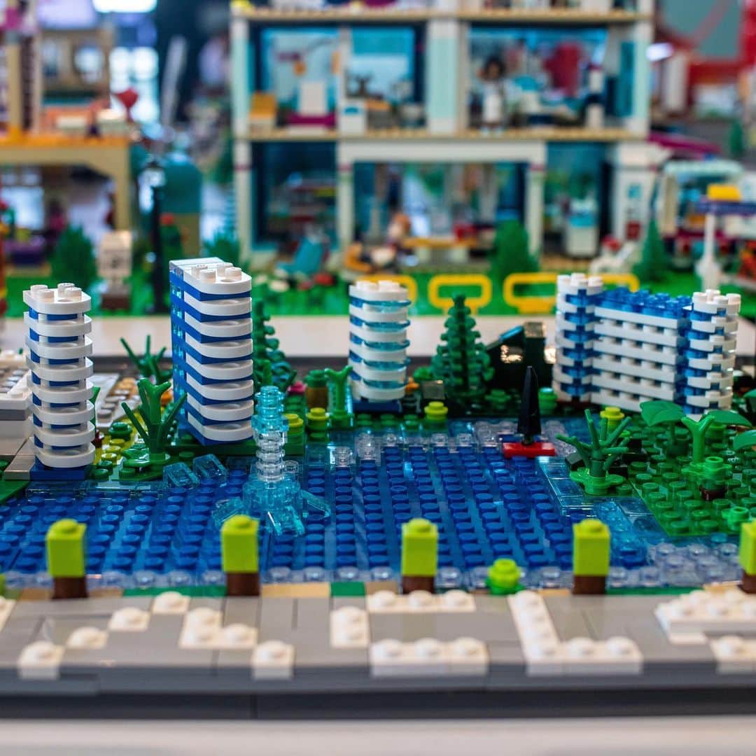Oracle Corp. （オラクル）さんのインスタグラム写真 - (Oracle Corp. （オラクル）Instagram)「HQ as legos! No matter how you stack it, we are still the world’s first self-repairing, self-monitoring, self-patching: the Oracle #autonomousdatabase #oow19 #lego #smartcities」9月17日 2時11分 - oracle