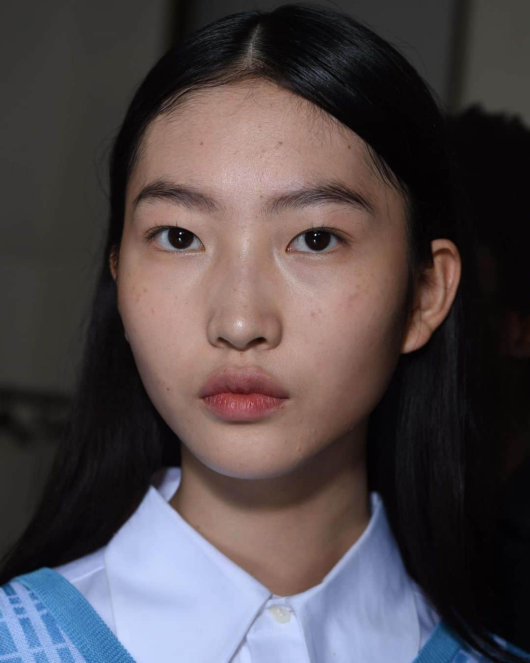 NARSさんのインスタグラム写真 - (NARSInstagram)「“The makeup look for @togaarchives #ss20 was all about fresh, innocent skin with a tough, straight eyebrow.” —Sada Ito, NARS Global Artistry Director @sadaito #togaarchives #lfw | More in stories ⬆️」9月17日 2時27分 - narsissist