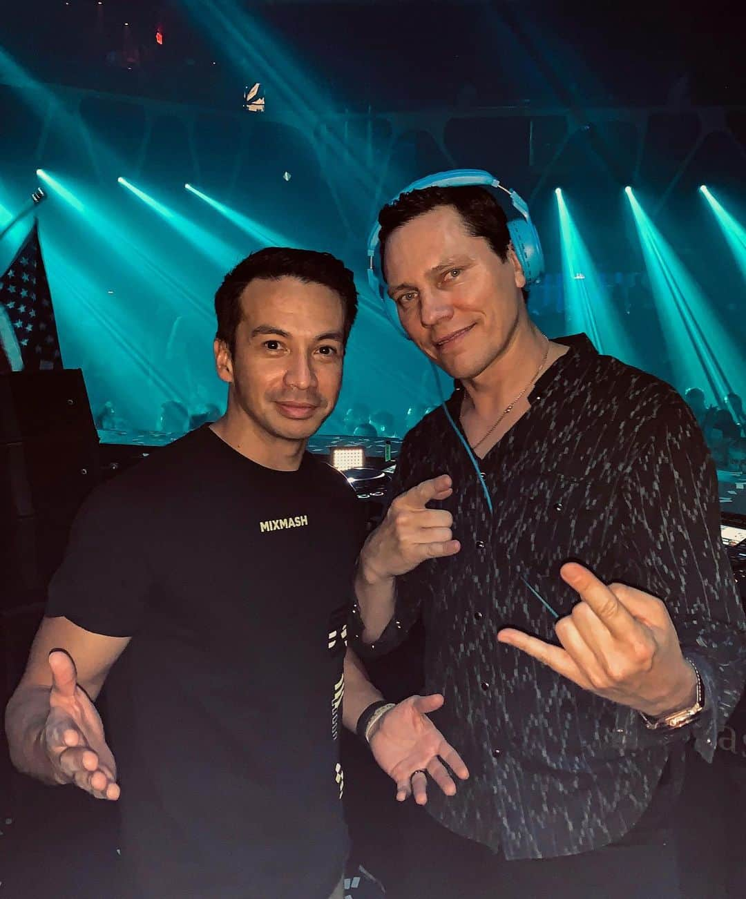 レイドバック・ルークさんのインスタグラム写真 - (レイドバック・ルークInstagram)「Went out and visited @tiesto & @moskahouse, who killed it at Hakkassan! Absolutely impressed by how Tiësto was working the decks last night. Such fast mixing on 4 decks and all on vinyl mode! Proper old school, big up!」9月17日 2時48分 - laidbackluke