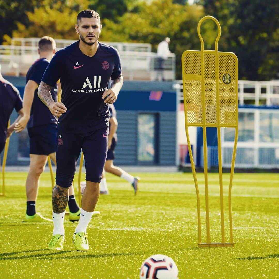 マウロ・イカルディさんのインスタグラム写真 - (マウロ・イカルディInstagram)「⚽️🔴🔵」9月17日 2時50分 - mauroicardi