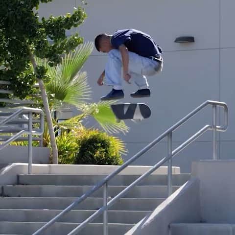 スラッシャーのインスタグラム：「👉🏽 @milessilvas x @primitiveskate 🚩」