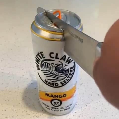 Paul Octaviousのインスタグラム：「I like white claw? 🍰 By @lukevincentini」