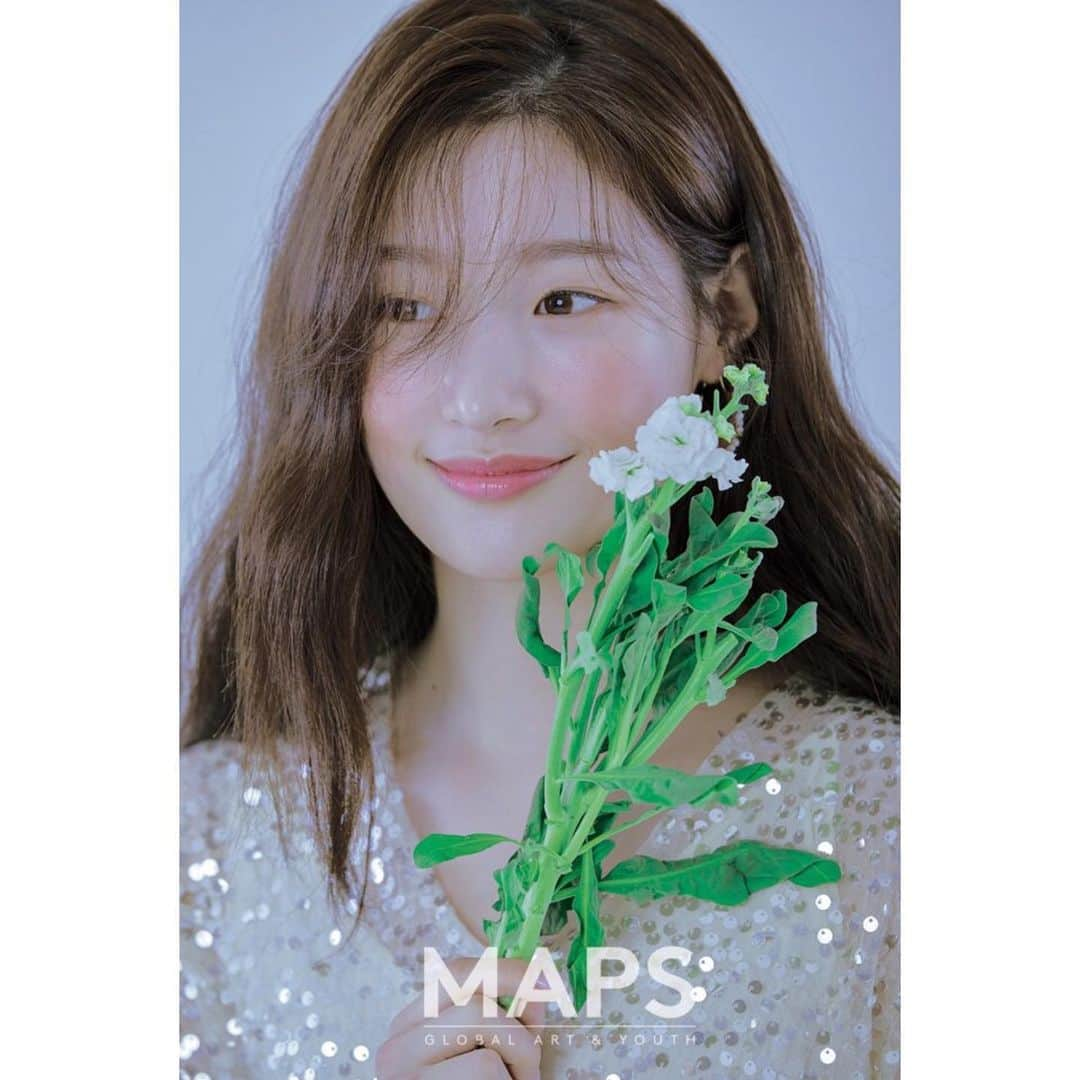 DIAさんのインスタグラム写真 - (DIAInstagram)「⠀ 스트릿패션잡지 MAPS 10월호에서 채연의 화보를 만날 수 있습니다! ⠀ 에이드의 많은 관심 부탁드립니다❤️ ⠀ #다이아 #DIA #채연 #CHAEYEON #MAPS」9月17日 13時13分 - mbk.dia