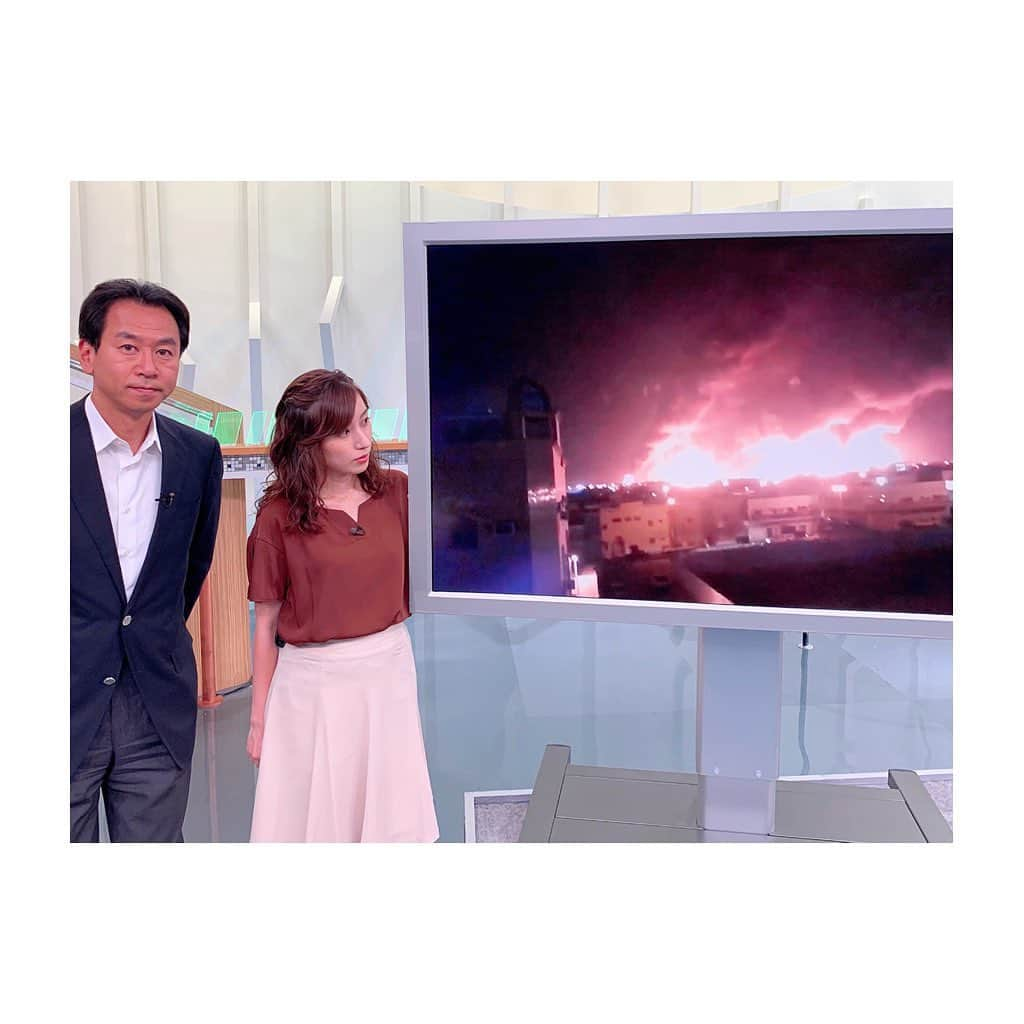 楠紗友里さんのインスタグラム写真 - (楠紗友里Instagram)「サウジアラビアの石油施設が攻撃を受け、一日の産油量の半分にあたる石油生産が停止し、原油価格が急上昇しています。 このニュースについて、清水キャスターから詳しく伝えてもらいます！ 果たして本当に、親イランの武装組織フーシがドローンで攻撃したのでしょうか…。。 #bsテレ東 #早起き日経プラスft #日本経済新聞 #financialtimes #oil #economy #news #morningshow #tvshow #live #goodmorning」9月17日 5時24分 - sayuri_kusunoki