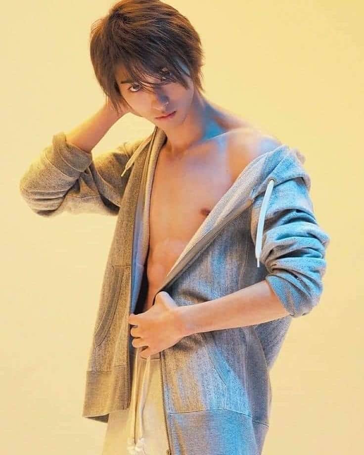 のインスタグラム：「Ryusei Yokohama @ryuseiyokohama_official - anan 2019 🧡 . . . . . #横浜流星 #YOKOHAMARYUSEI #ryuseiyokohama #japanese #japanesemodel #jpn  #japaneseboy #asianboy  #맞팔 #셀스타그램 #셀카 #얼스타그램 #데일리 #선팔 #인스타그램  #l4l #f4f  #like4like  #おしゃれ #オシャレ #いいね返し #フォロー #韓国人 #韓国 #セルカ #自撮り #ファッ」