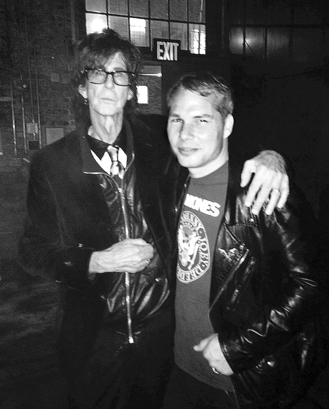 Shepard Faireyのインスタグラム：「I was very sad to hear that Cars lead singer, Ric Ocasek passed away. I became a fan of the Cars as a kid listening to Top 40 radio, and I was given the 7” of their song “Shake It Up” as a gift in 1981 when I was 11 which was spun frequently. I eventually collected most of the band’s records and I was excited to find out that Ric Ocasek produced Bad Brain’s second album, Rock for Light, making himself a bridge between the New Wave Vs, Punk camps. Ric later produced the Blue Album for Weezer, which I was initially dismissive of,(mostly because I’d entered a vortex where nothing but the Melvins and Black Sabbath were heavy enough, the Melvins cover the Cars’ Candy-O by the way...) but I grew to see as an absolute masterpiece. When my future wife Amanda @amandafairey invited me to her apartment for our second date, I was listening to the Cars in the car, and when I went into her apartment she was listening to the same album… that seemed like a good omen since I can’t date people with bad taste in music. Amanda also shot this photo of me with Ric in 2014 at the after party for the final Colbert Report show. I thanked him then and I’ll do it again… thanks for contributing great music to my life Ric! -Shepard」