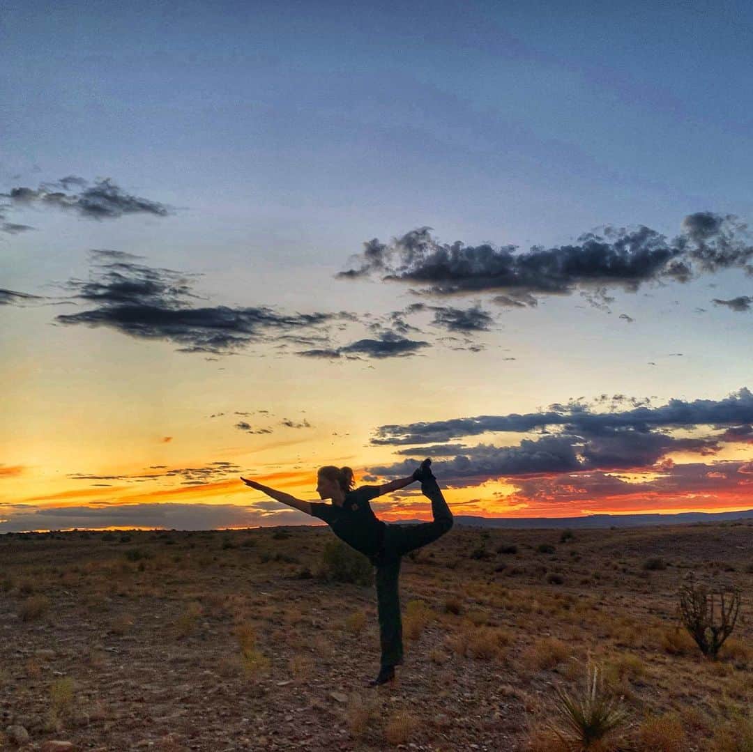 キャサリン・ウィニックのインスタグラム：「Today’s office..」