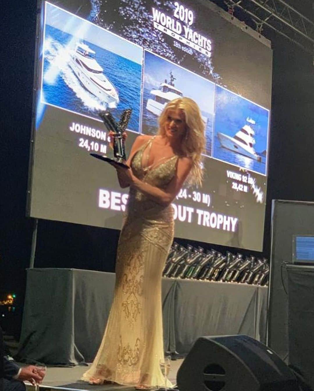 ヴィクトリア・シルヴステッドさんのインスタグラム写真 - (ヴィクトリア・シルヴステッドInstagram)「Had the honor to present 30 Awards to the most innovative and creative Yacht makers and designers in the world @world_yachts_trophies @yachtsmagazine @cannesyachtingfestival  #cannesboatshow2019 #worldyachtstrophies2019  Dress by @roberto_cavalli #cavallicouture #cannes  Hair and Make-up @jm_honeyz ✨」9月17日 7時44分 - victoriasilvstedt