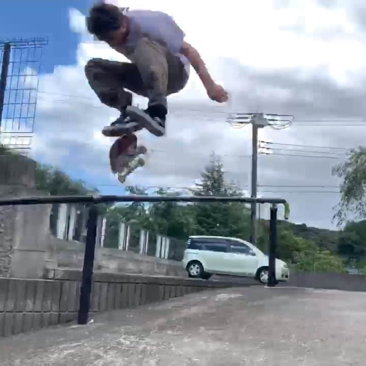 スラッシャーのインスタグラム：「Quick hit @yonniecruz @james_capps @slayyterr 🇯🇵」