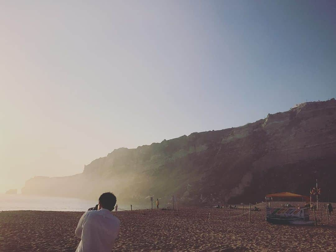 椎名直子さんのインスタグラム写真 - (椎名直子Instagram)「写真集の撮影。  今年の夏の最後の一日。  西の果てにて。」9月17日 8時54分 - natadecoco