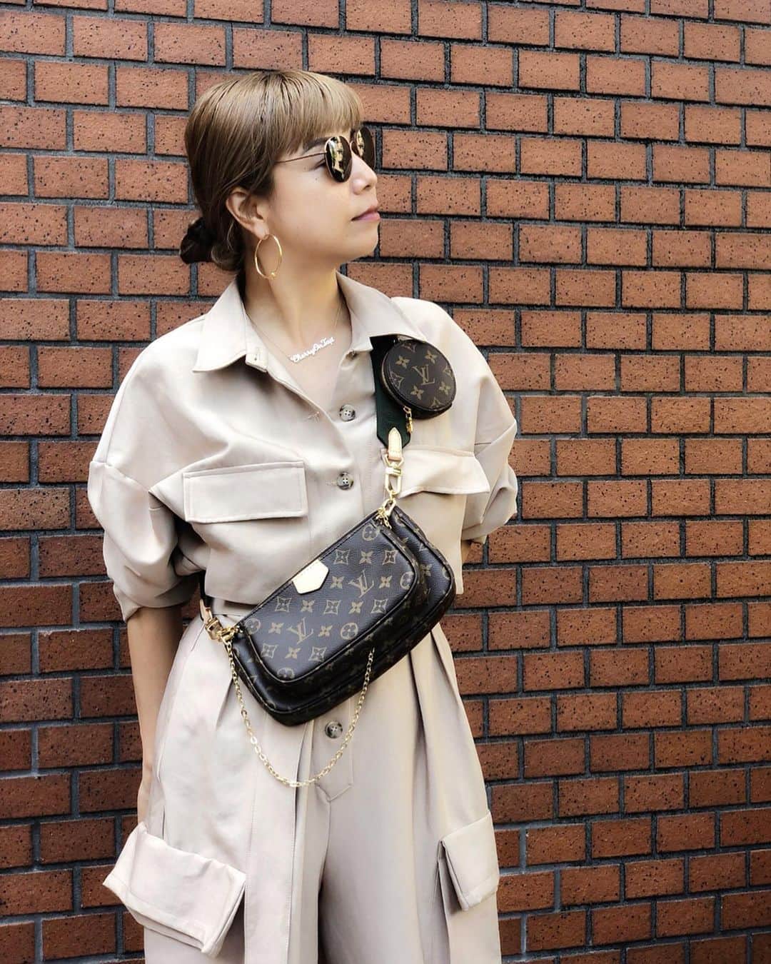 管沼詩乃のインスタグラム：「NEW BAG🧡🌰 @louisvuitton #louisvuitton  ミュルティ ポシェット👏👏👏 1個ずつ取り外しができて便利💯 先日🚘の鍵を失くして途方に暮れたので、この機能は嬉しい限りです💝」