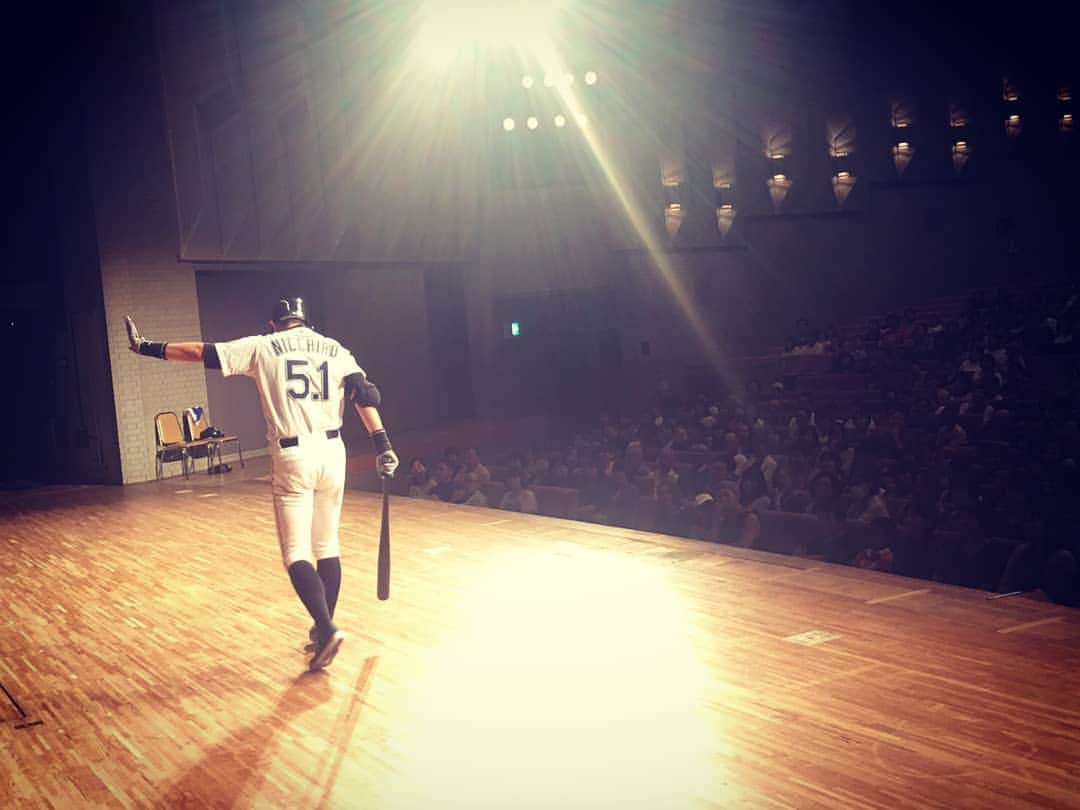 ニッチロー'さんのインスタグラム写真 - (ニッチロー'Instagram)「タイムを取るシーン。  #ニッチロー’ #野球 #ベースボール #nicchiro #baseball」9月17日 9時28分 - nicchiro5.1