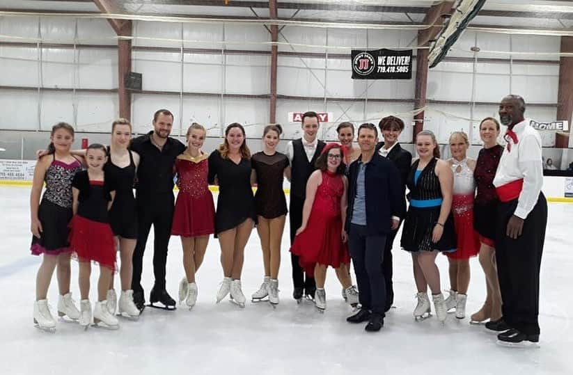 ジョーダン・モエラーさんのインスタグラム写真 - (ジョーダン・モエラーInstagram)「An amazing group of people dancing in memory of an amazing woman. So glad to have been able to be a part of this incredible event. Ashleyann, you are dearly missed, but we knew you were up there smiling and doing the Cha Cha with us ❤️ #ashleyann #chacha #memorial #csi」9月17日 10時02分 - jomosk8