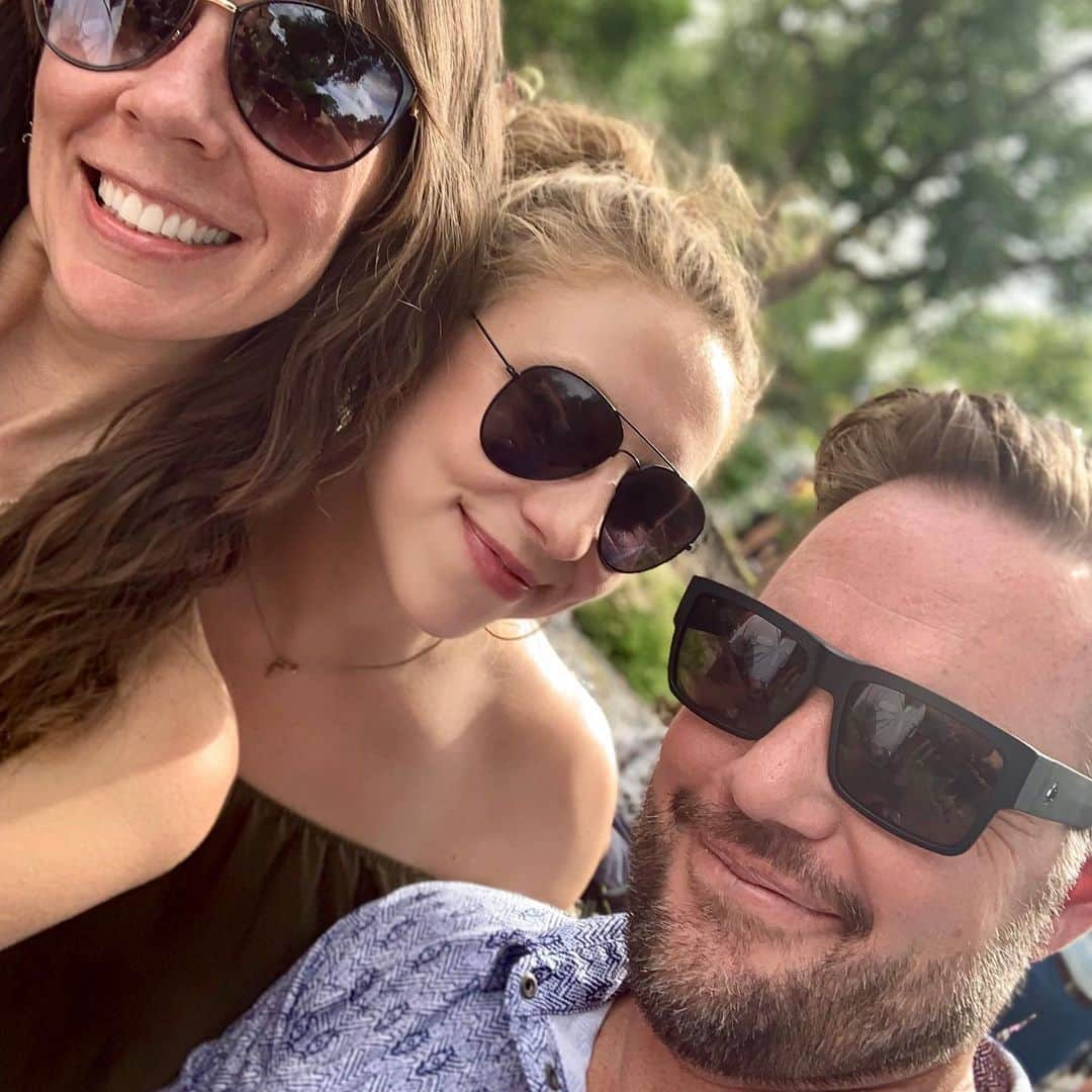 アグネス・ザワツキーさんのインスタグラム写真 - (アグネス・ザワツキーInstagram)「Porchfest 2019 was a success. Thank you to these beautiful gems for making it that much more fun 💎 ✨ ☀️ 🚲  #nolawswhenyouredrinkingwhiteclaws #senditsunday #porchfest2019 #bikergang #gangganggang」9月17日 10時19分 - agnes_zawadzki