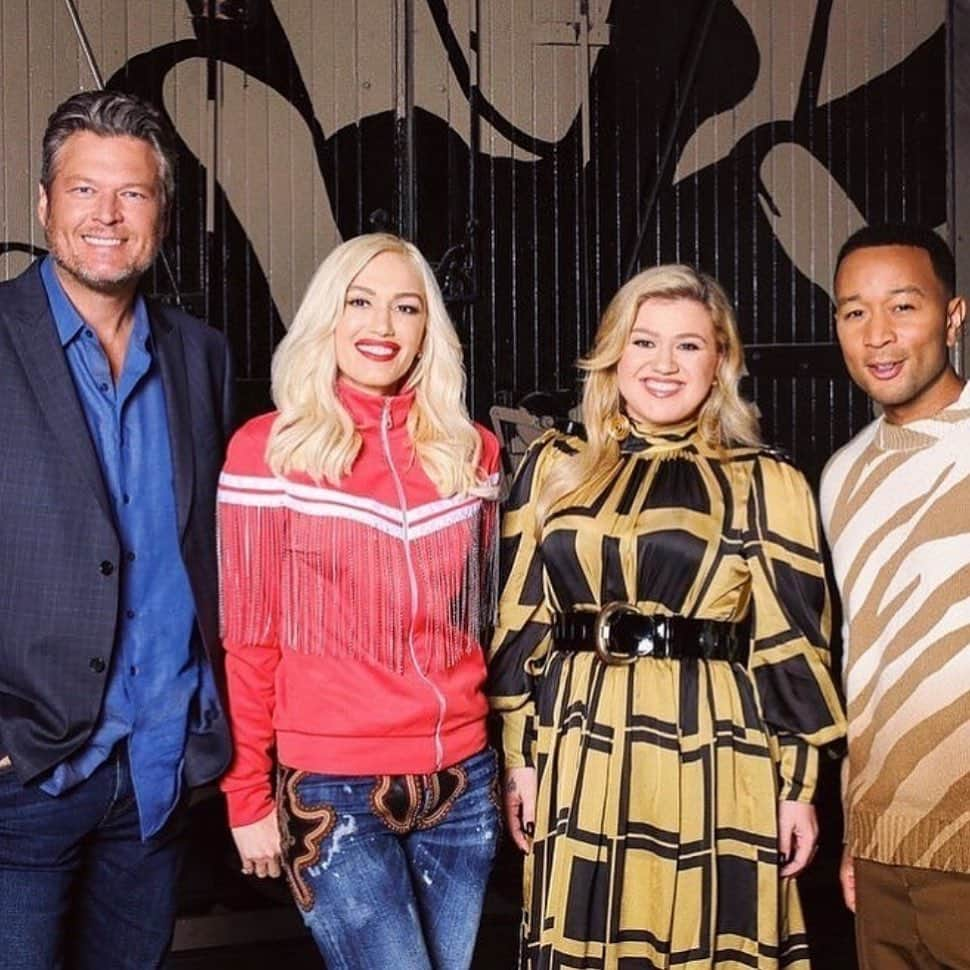 グウェン・ステファニーさんのインスタグラム写真 - (グウェン・ステファニーInstagram)「@nbcthevoice season 17 @kellyclarkson @blakeshelton @johnlegend Gx」9月17日 10時14分 - gwenstefani