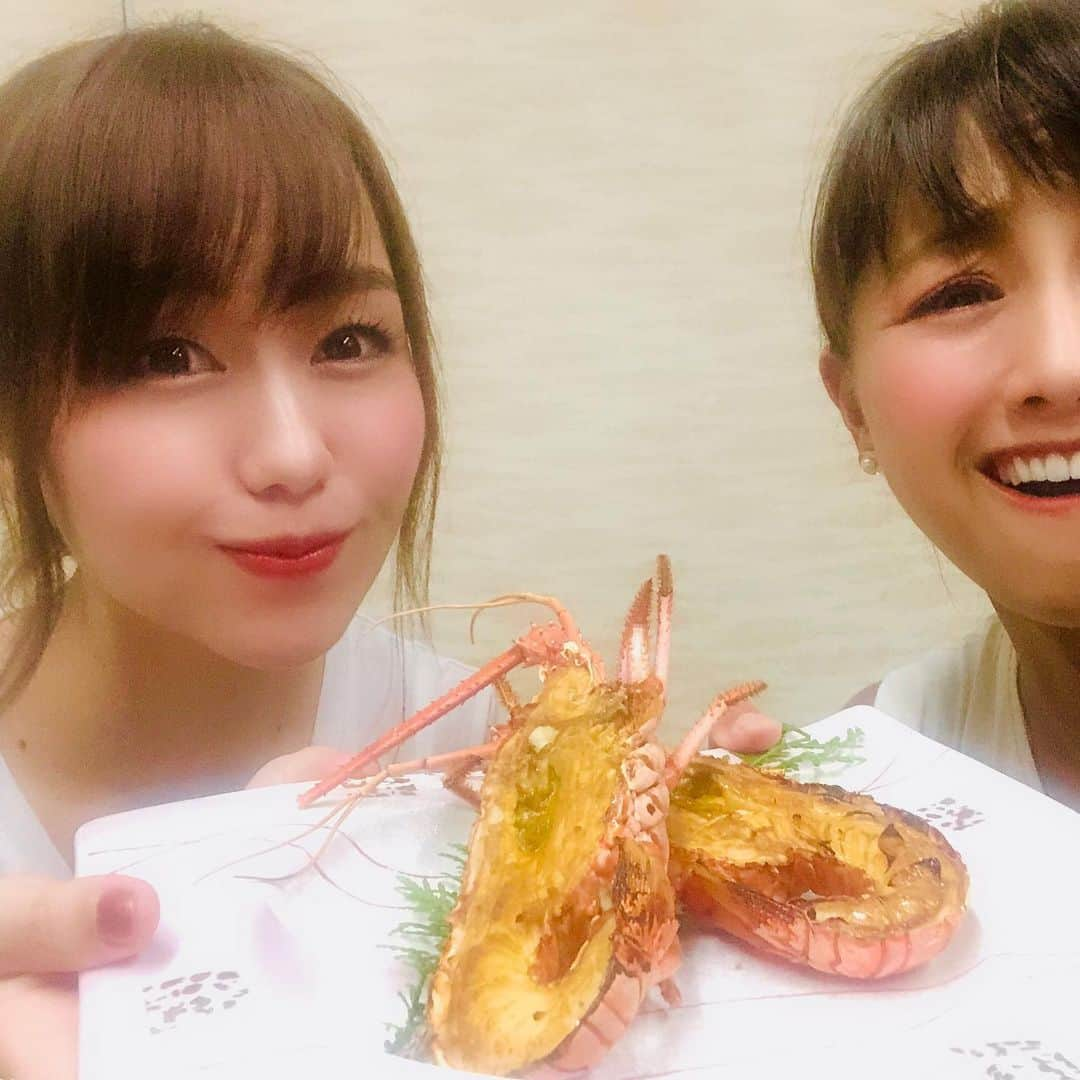 福島和可菜さんのインスタグラム写真 - (福島和可菜Instagram)「御宿から、東京に戻ってます ✋  伊勢えび祭りは今回、天候の都合で中止になってしまいましたが、 10月6日(日)に開催されるそうです🎉  私は札幌マラソンのため、サプライズでは出ないのですが、🙏（笑） シンガーソングライター・立石純子ちゃんがステージを担当します🎵🎵🎵 10:00～ 12:00～ お時間あります方はぜひ、ライブと共に美味しい伊勢えびを堪能されて下さい🎤🦐 昨日は炊き出しのお手伝いをさせていただいて、 夜は大野荘さんで、美味しいお料理と共に伊勢えびをいただきました🤤 本当に本当に美味しかった✨😭✨ 伊勢えびパワーで元気にしかならない💃  今回もありがとうございました🥰  #私の表情 #笑 #伊勢えび #って #どうしてあんなに美味しいのだろうか #美味しさ #半端ないって #幸せの極み #御宿 #おんじゅく #グルメ #伊勢えび祭り #炊き出し #happy #大野荘 #いつも温かい宿 #ただいま #超 #オススメ #です #🦐 #❤️ #🤤 #✨ #😍」9月17日 11時06分 - fukushimawakana