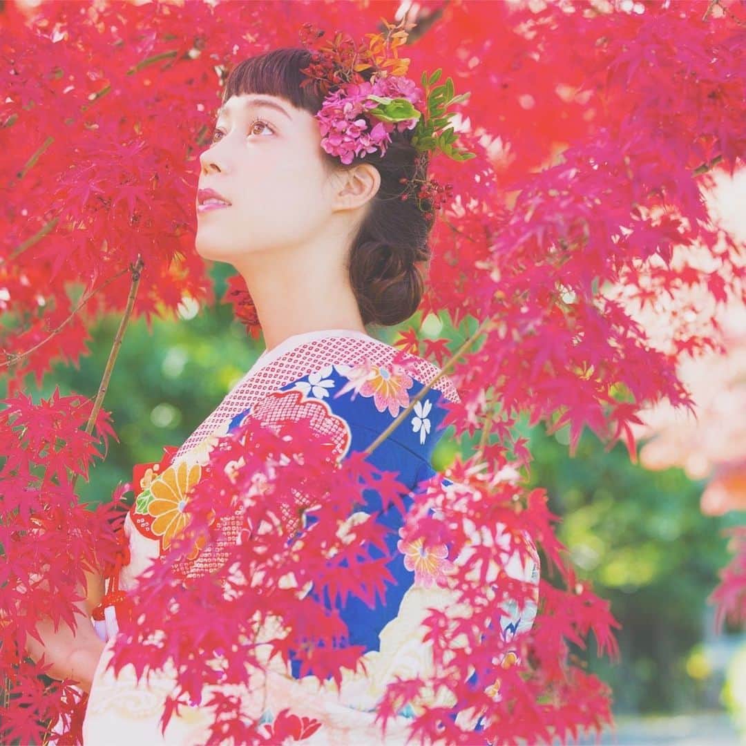 CLAIREのインスタグラム：「紅葉の季節が待ち遠しい。 ・ @clairebridalstudio」