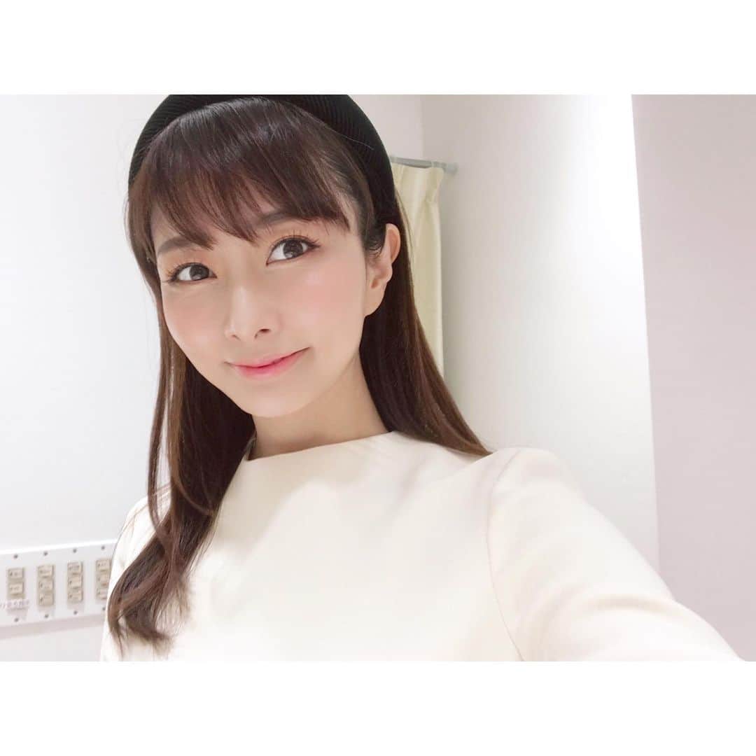 石井美保さんのインスタグラム写真 - (石井美保Instagram)「今日はkokode Beautyの撮影。 先に @air_lovest_tomoka_ohno さんに前髪をカットしてもらいました。」9月17日 11時25分 - miho_ishii