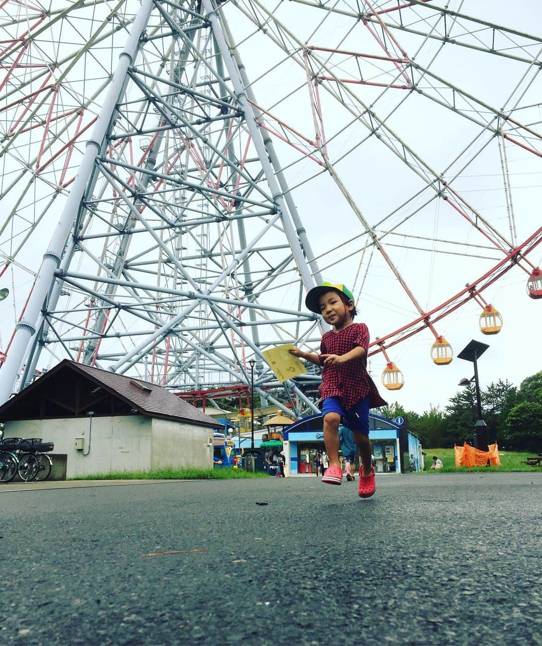 のインスタグラム：「観覧車に興奮。私は怖い」