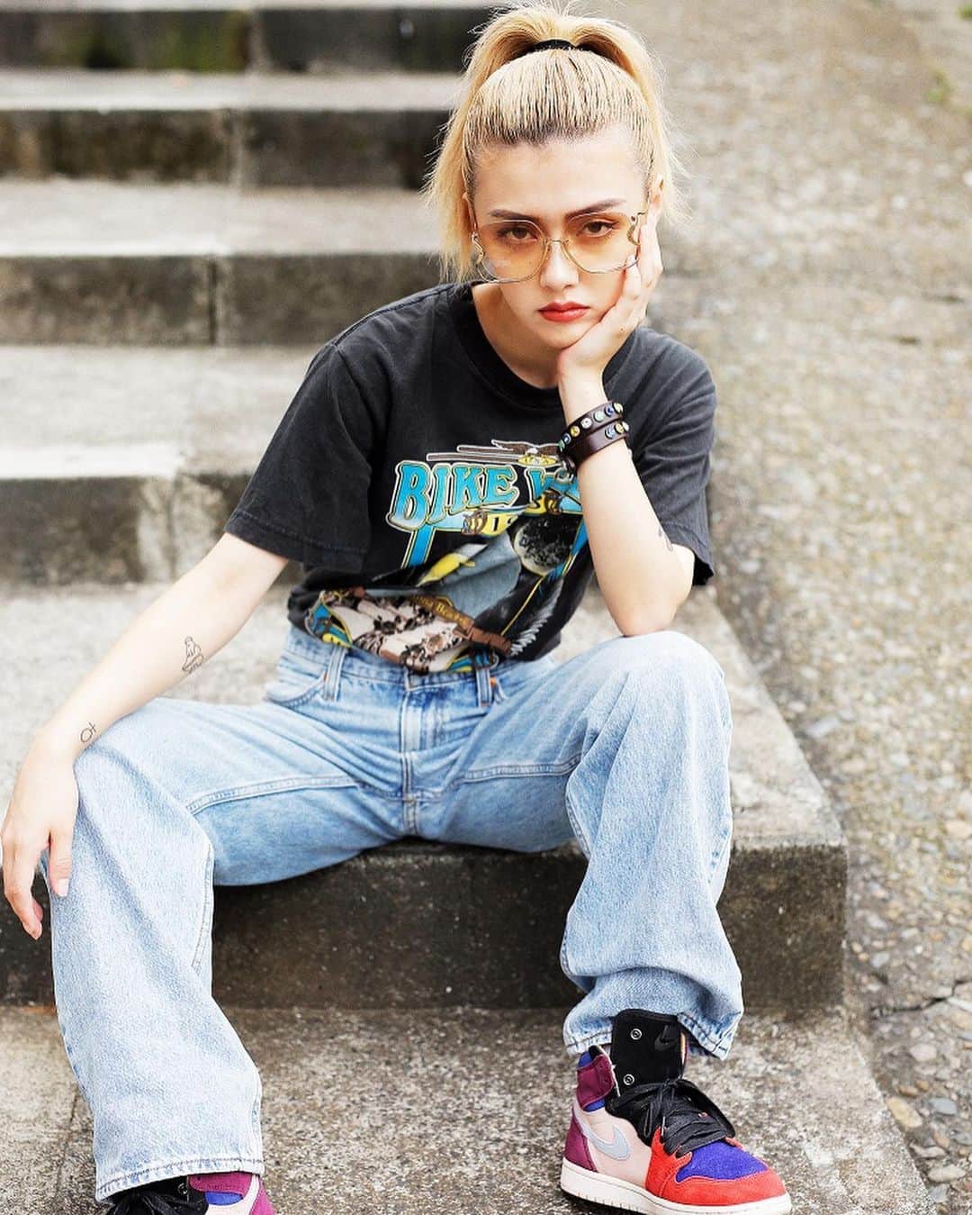 Levi's Japanさんのインスタグラム写真 - (Levi's JapanInstagram)「TOKYO STREET STYLE . @ninaendo_official @drop_tokyo #ダッドジーンズ #リーバイス #ジーンズ #デニム #デニムコーデ #dadjeans #Levis #streetstyle #streetfashion #streetwear #streetculture」9月17日 11時34分 - levis_japan