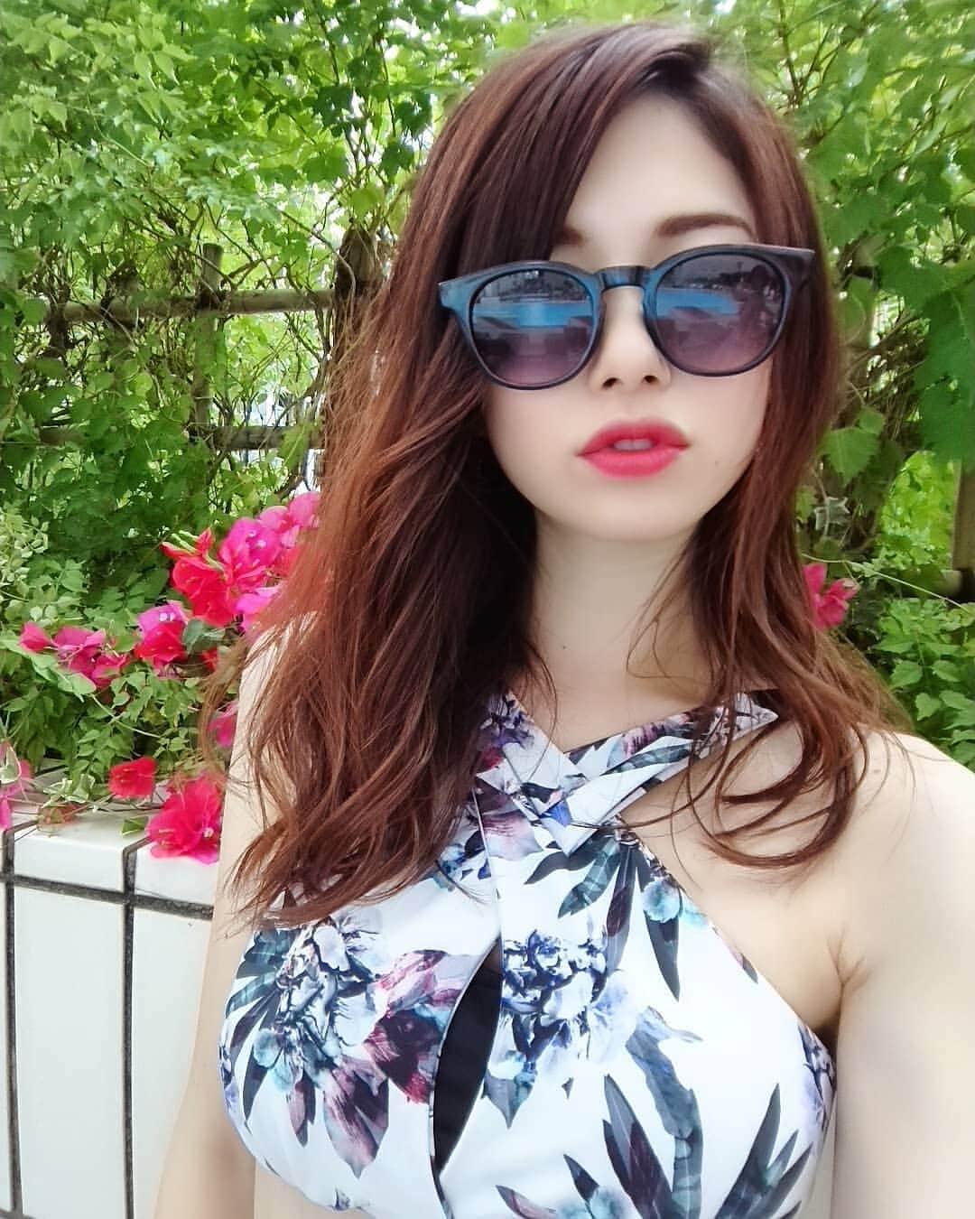 のインスタグラム：「． ． ． 休会してたヨガ、来月から再開手続きしてきたし、冬の冷え性対策に入る！ ． ． #フリーモデル #企業モデル #広告モデル #撮影モデル #サロンモデル #一ノ瀬奈々 #写真好きな人と繋がりたい #ヘアメイク #ファッション #コーディネート #スタジオ撮影 #撮影 #モデル #女子力 #グラサン女子 #モデル体型 #広告 #雑誌 #portrait #photo#水着 #ビキニ #夏休み #夏満喫 #summer #ナックルマーケット #nucklemarket」