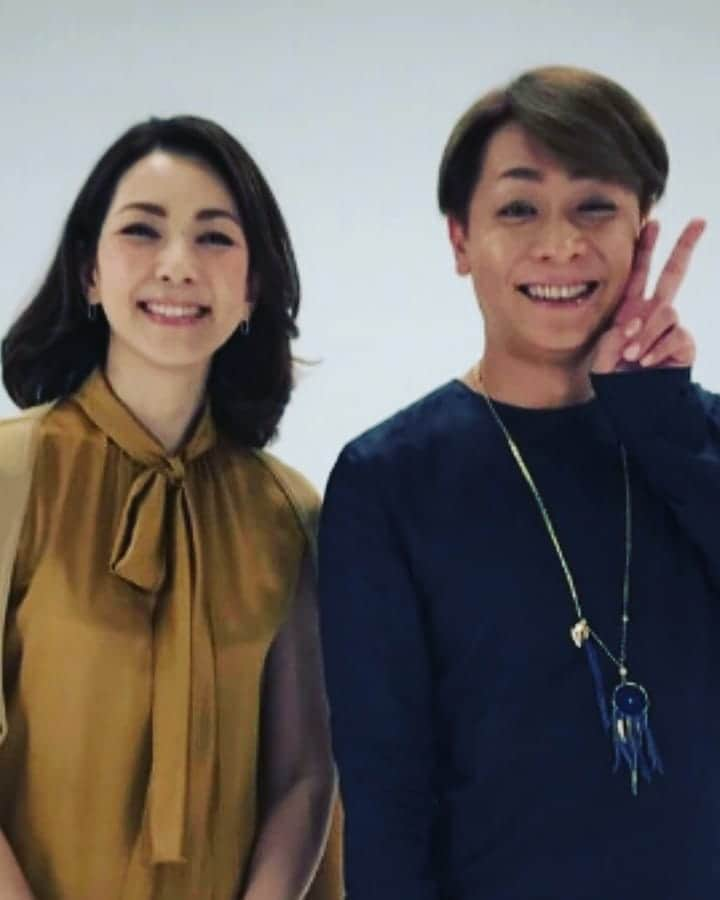 小椋ケンイチ(おぐねー)さんのインスタグラム写真 - (小椋ケンイチ(おぐねー)Instagram)「📺CMでもおなじみサントリー　リフタージュ お試しになりましたか？ 僕ももう何年も飲んでいる美容ドリンク❤ 3年ほど前　リフタージュの撮影でお会いしたモデルの松本孝美さん✨ 僕の青春時代にたくさんのコマーシャルに出演していて心を奪われた人!! そんな孝美さんにお会い出来て共演もさせていただけた貴重な写真です😉❤ 素で喜んでる顔ですねー笑 インスタのプロフィール画面からリフタージュが購入出来るようになりました! まだ試されてない方は是非お読みになってお試し下さい^_^✨ #リフタージュ#サントリーリフタージュ #松本孝美」9月17日 11時58分 - kenichi_ogura