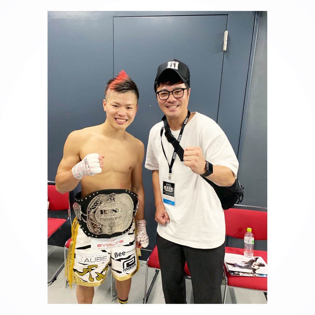 のインスタグラム：「大輔さんに誘ってもらって  #RIZE #WORLDSERIES2019 を観に行ってきました。 勝つか負けるかの世界。格闘技にはドラマがあって最高に面白い。 #那須川天心選手  優勝おめでとうございます。」