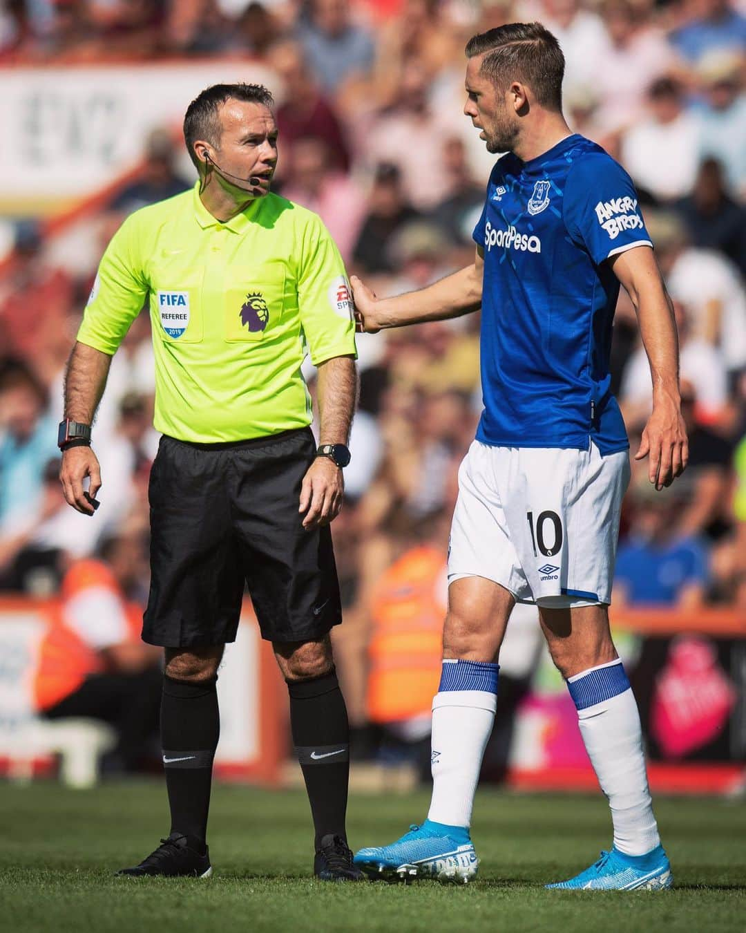 エヴァートンFCさんのインスタグラム写真 - (エヴァートンFCInstagram)「Matchday emotions: 😘😬👍😐😡 • • • #everton #boueve #efc #blues #toffees #bournemouth #cherries #vitalitystadium #matchdayemotions #pl #premierleague」9月17日 23時15分 - everton