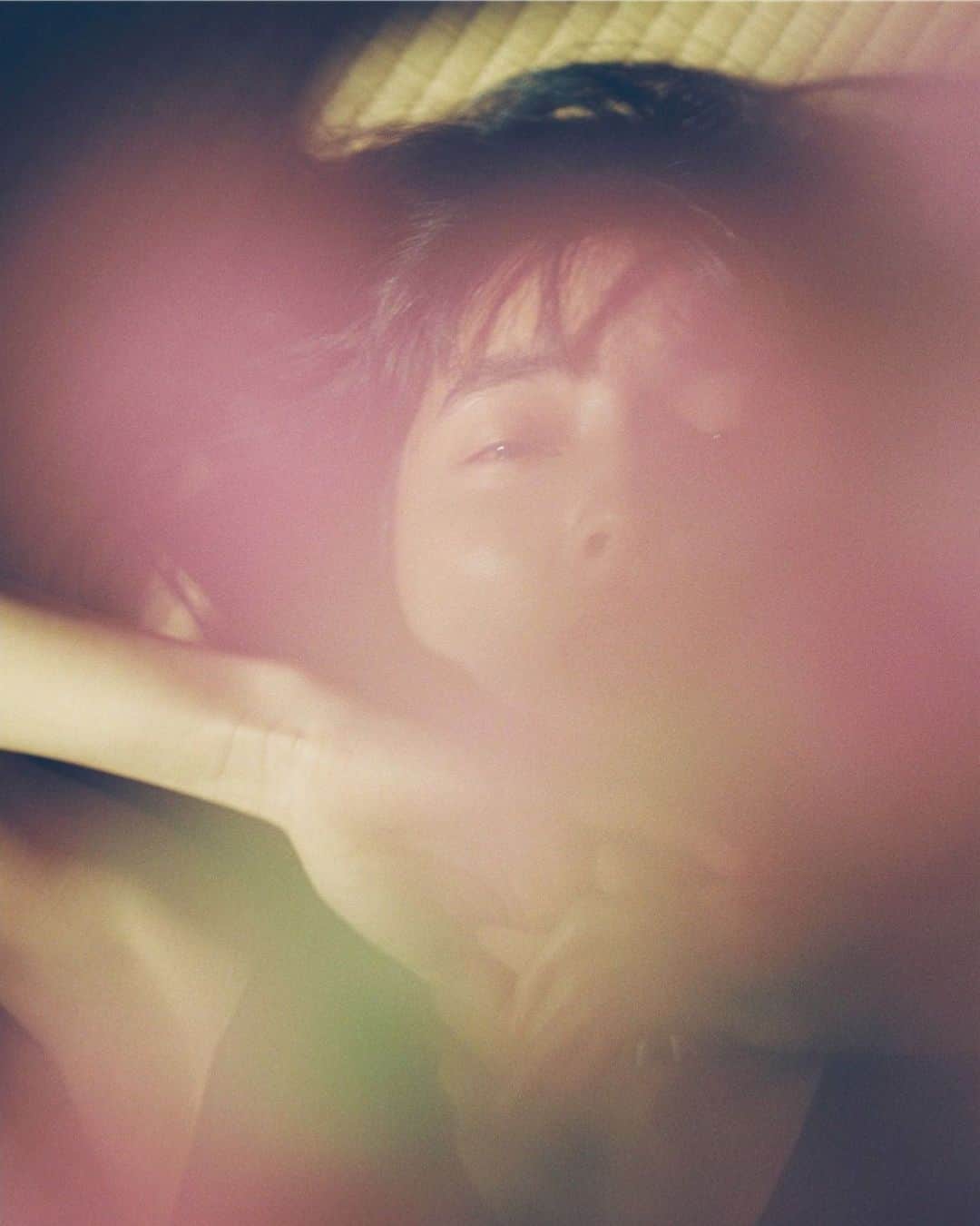 仁村紗和のインスタグラム：「はっくしゅん 秋花粉のせい 季節の変わり目」